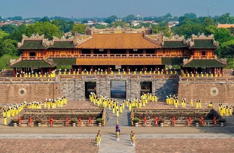 Du lịch Huế 3 ngày 2 đêm ăn gì ngon?
